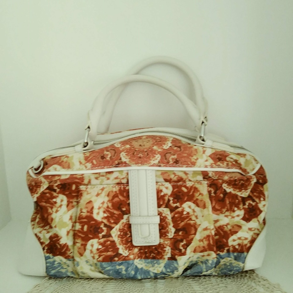 Vera Wang Simply Vera Floral & White Handbag Canva